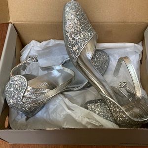 New in box! Reaction Kenneth Cole girls sparkly dress heels. Great for Xmas!